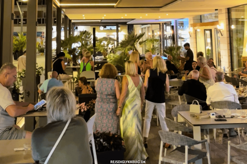 Fest i nattelivet - Rejs Dig Lykkelig