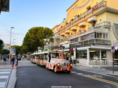 Seværdigheder og Oplevelser i Lido di Jesolo - Hop på turisttoget - Rejs Dig Lykkelig