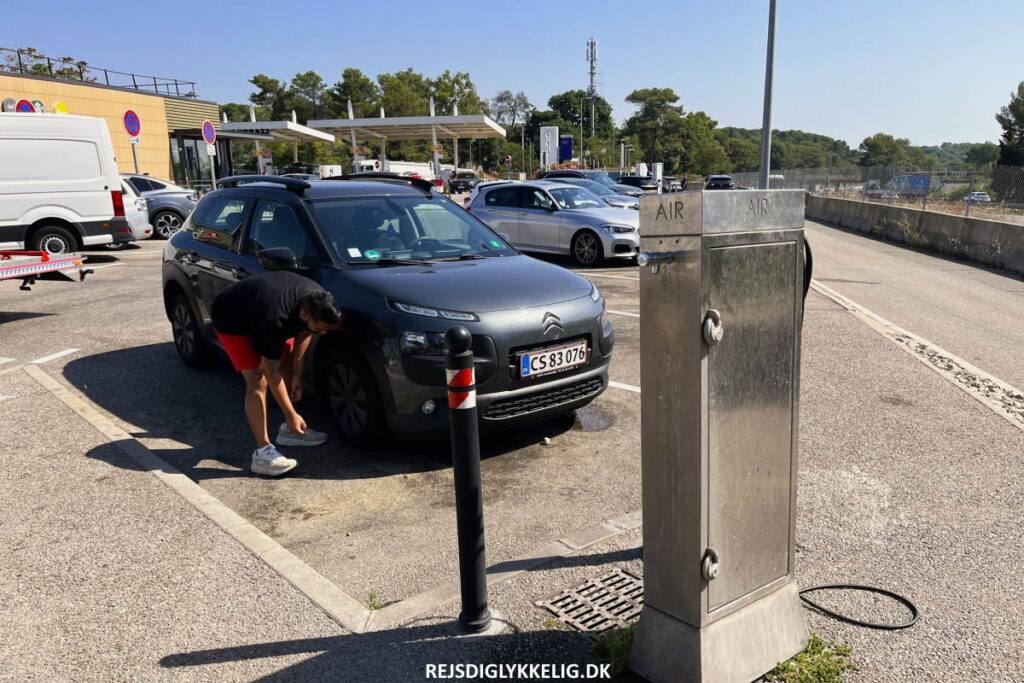 Gode råd til kør-selv-ferien - Gør din bil ferieklar - Rejs Dig Lykkelig