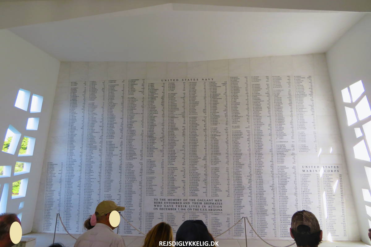 Besøg Pearl Harbor i Hawaii - Mindesmærke - Rejs Dig Lykkelig Mindesmærke - Rejs Dig Lykkelig