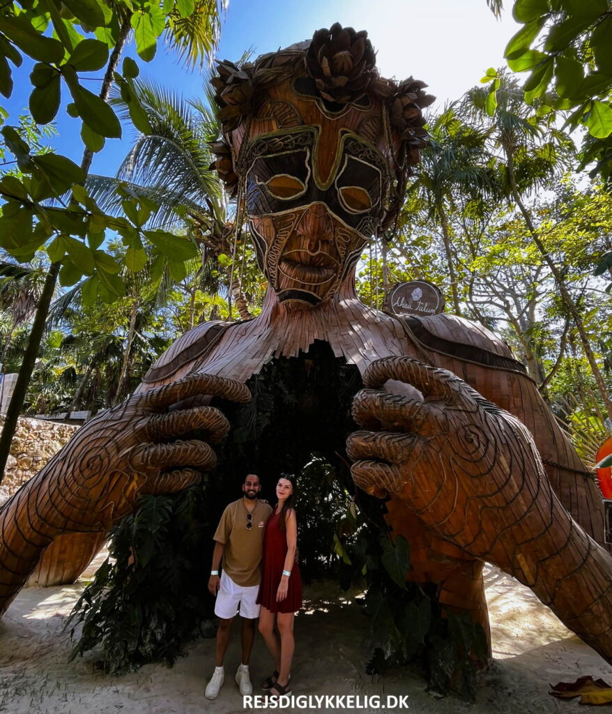 Oplevelser i Tulum - Escultura Ven a la Luz - Rejs Dig Lykkelig